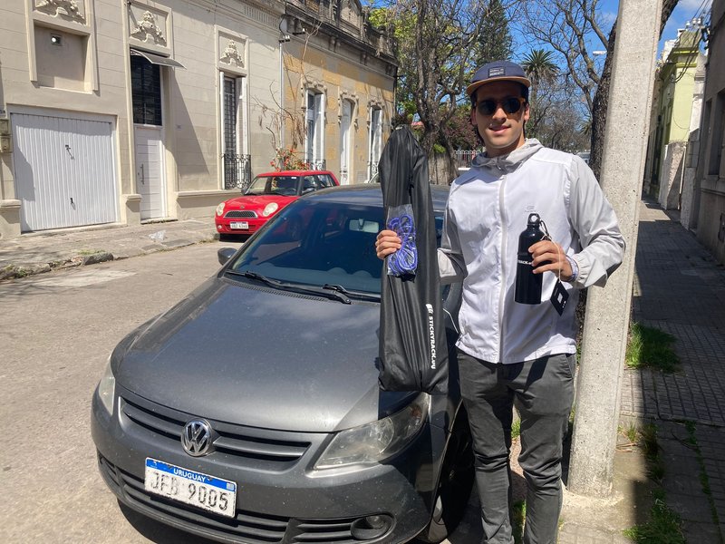 Juan Nocetti barras bacas para Volskswagen Logus con ventosas StickyRack.uy