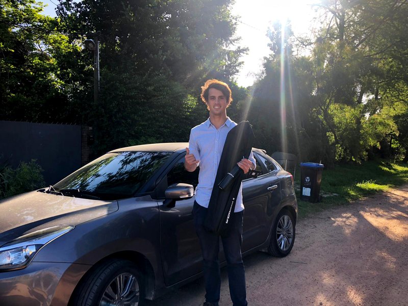 Barras para auto Suzyki Baleno 4 puertas Santiago StickyRack.uy baca con ventosas