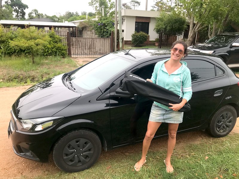 Antonella Caruso Barras para auto Chevrolet Onix 4 puertas Santiago StickyRack.uy baca con ventosas