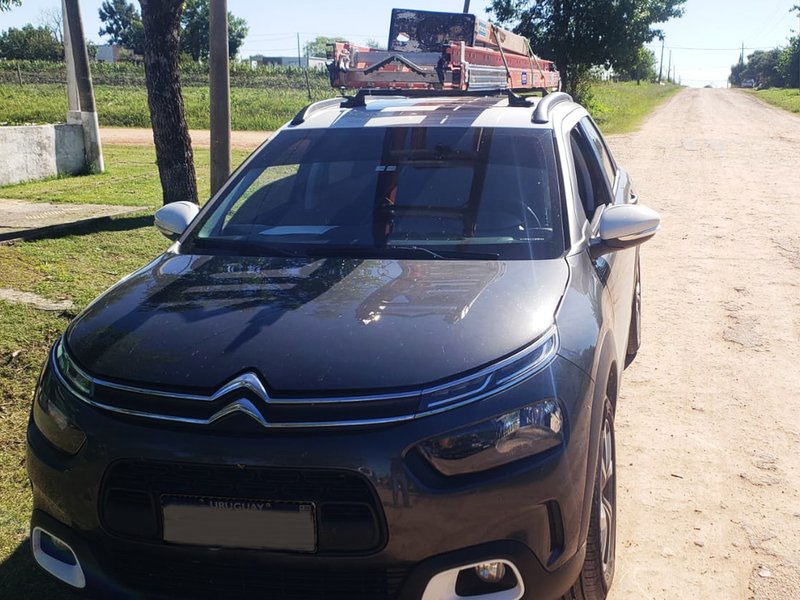 Barra para auto Citroen C4 Cactus Pablo StickyRack.uy barras con ventosas