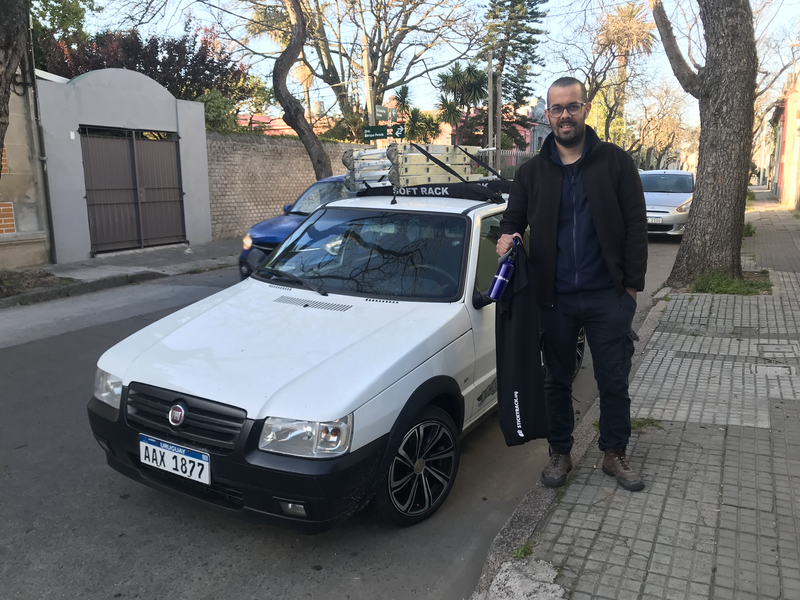2022-09-16_Nacho StickyRack.uy Fiat Uno 4 puertas barras baca para auto con ventosas