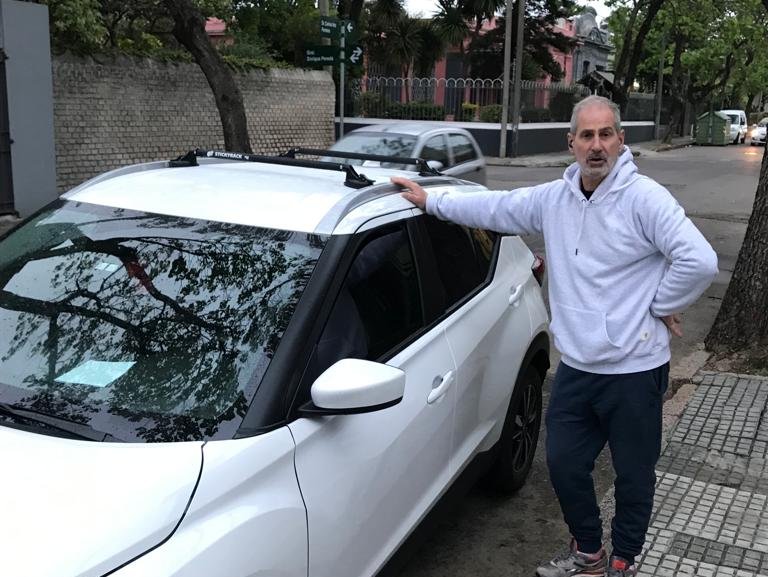 Francisco StickyRack.uy baca auto con ventosa