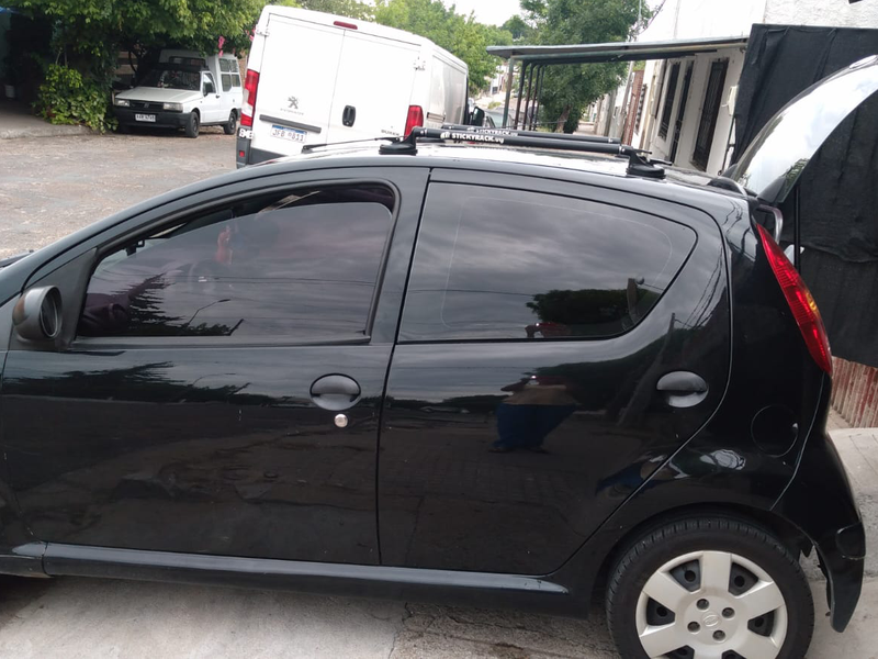 2024-01-08 Vanessa Doicheff Ocampo clienta baca barras auto universales marca StickyRack.uy con ventosas para BYD F0 Fraymentos Uruguay Mercado Libre