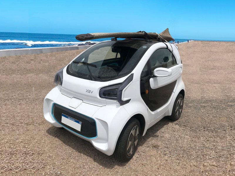 2024-01-12 XEV YoYo eléctrico con barras bacas universales con ventosas StickyRack.uy Mobility.uy Punta del Este Uruguay Ines Beisso