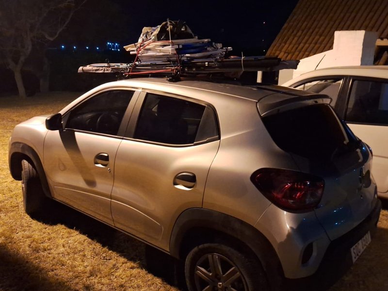 2025-01-10_2 Richard Duarte Baca para Renault Kwid Ventosa StickyRack.uy