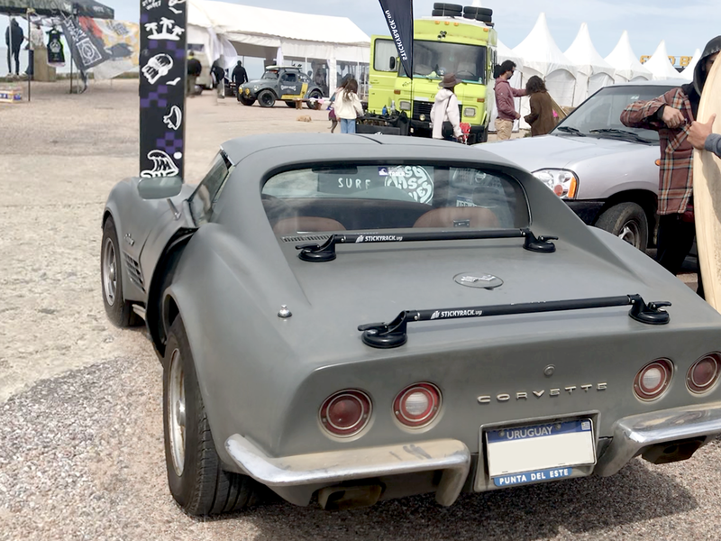 Barras universales removibles con ventosa StickyRack en Corvette 2023-09-10 Glassy Waves Triple Corona Surf Baca barras con ventosas