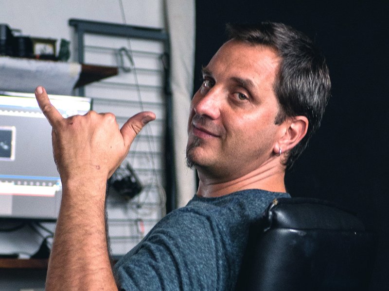 StickyRack.uy_Marcos Irureta Goyena edicion.jpg